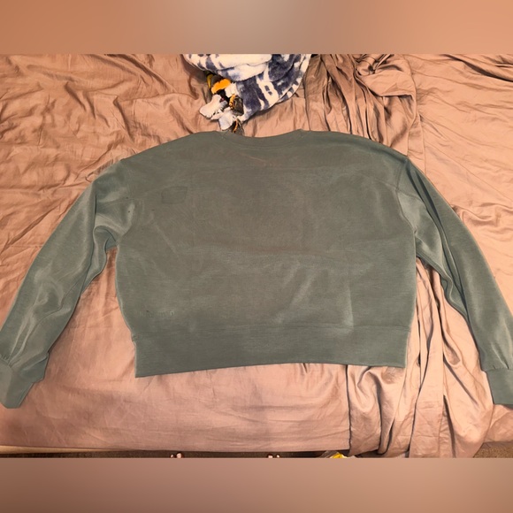 Lululemon Softstreme Perfectly Oversized Cropped Crew - Picture 3 of 3